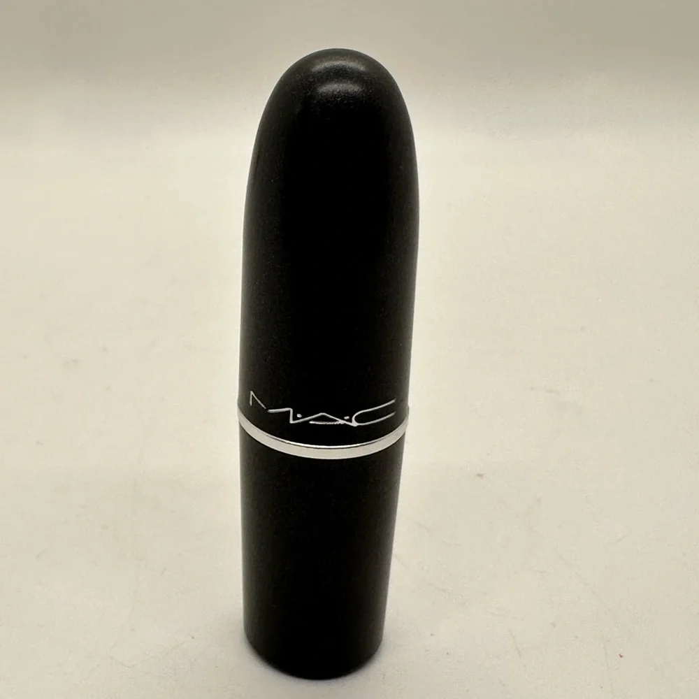 MAC 829 Satin Lipstick~PEACHY NEW‎ YEAR~Soft Peach Gold Undertone New!